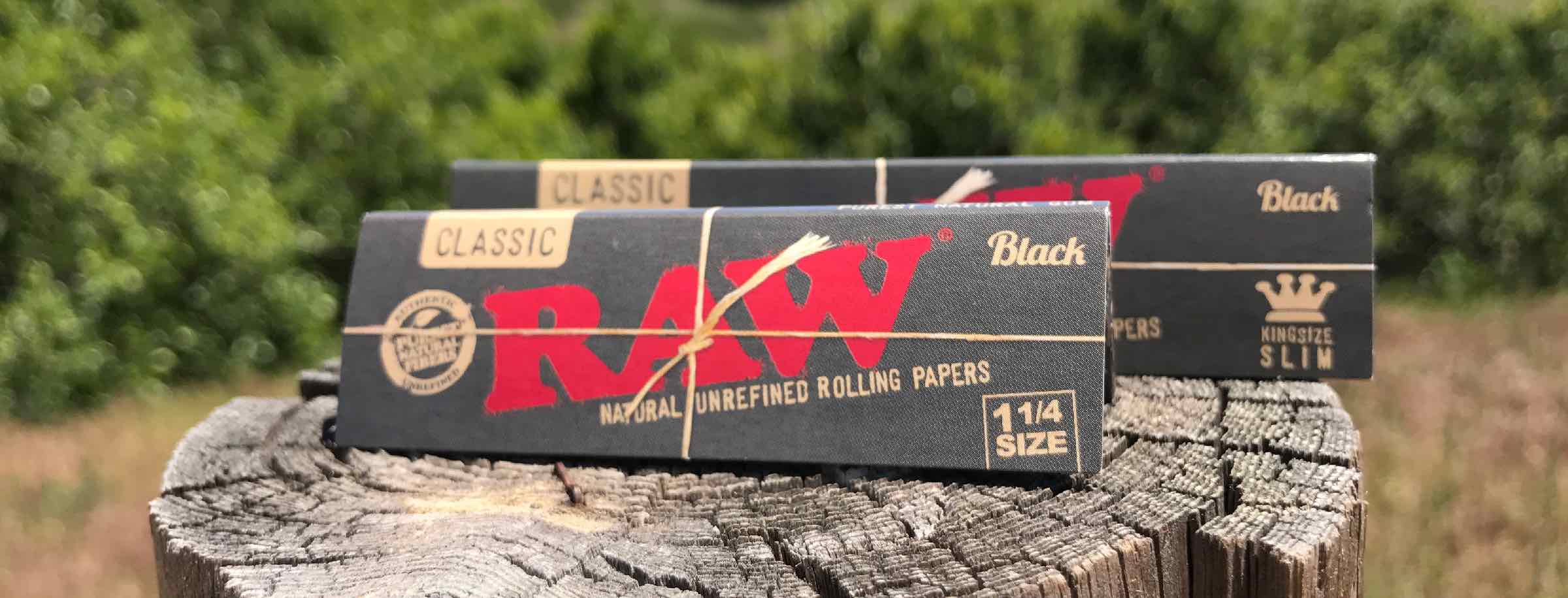 raw black rolling papers